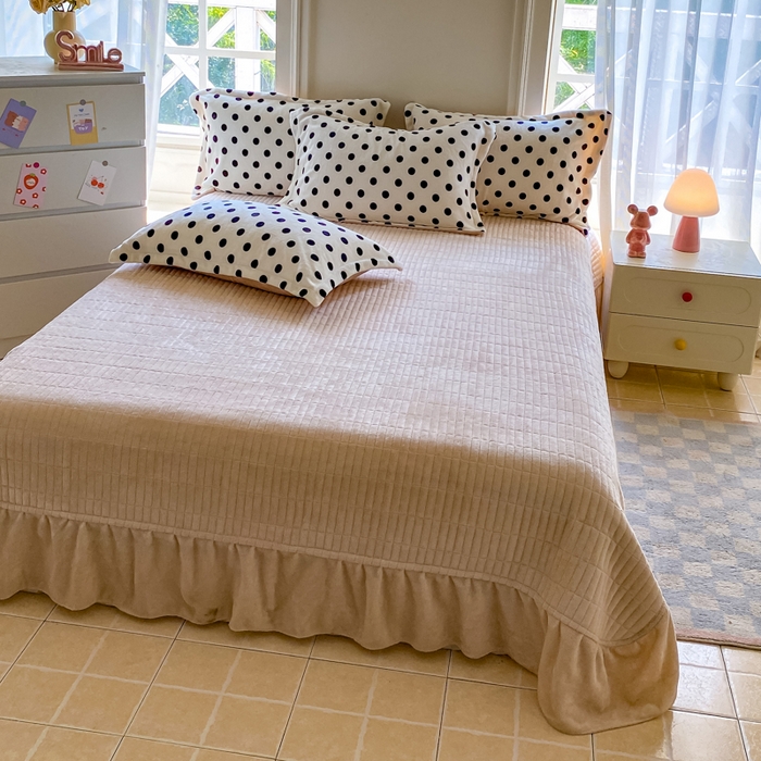 91家纺网 家纺一手货源 找家纺 尚美 2025新款毛巾绣牛奶绒床盖加棉加厚四件套 蛋糕猫