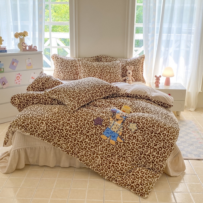 91家纺网 家纺一手货源 找家纺 尚美 2025新款毛巾绣牛奶绒床盖加棉加厚四件套 恐龙