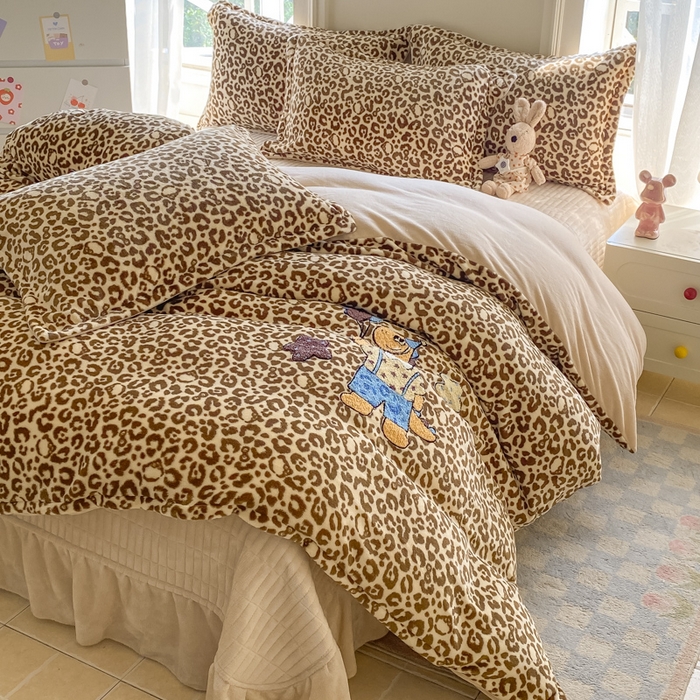 91家纺网 家纺一手货源 找家纺 尚美 2025新款毛巾绣牛奶绒床盖加棉加厚四件套 恐龙