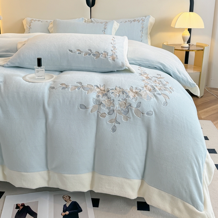 KA家纺 2025新款冬刺绣款宽边拼角牛奶绒四件套-沐言系列 沐言蓝