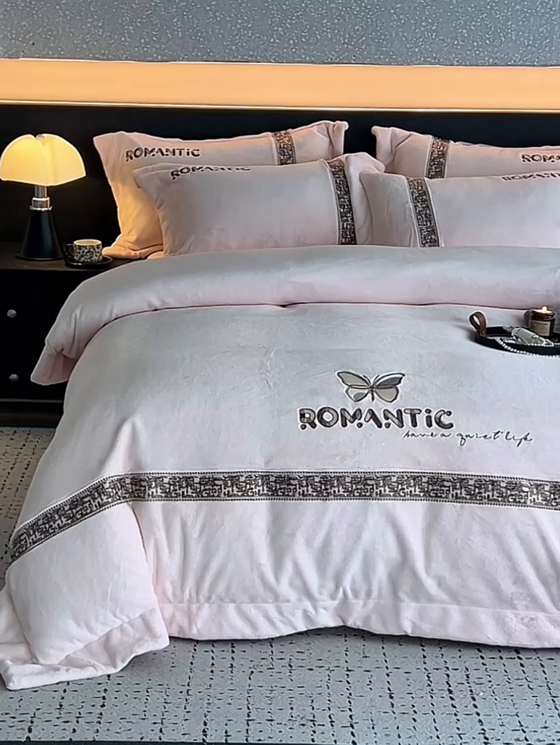 91家纺网 家纺一手货源 找家纺 （总）瑞雪家居 2025新款270克全消光牛奶绒系列四件套-克罗地亚