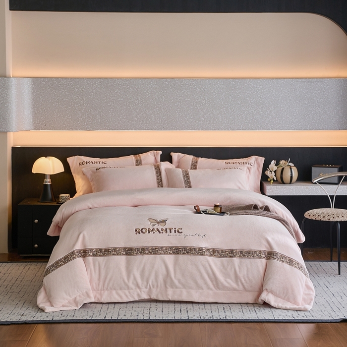 91家纺网 家纺一手货源 找家纺 瑞雪家居 2025新款270克全消光牛奶绒系列四件套-克罗地亚 克罗地亚-梦想粉