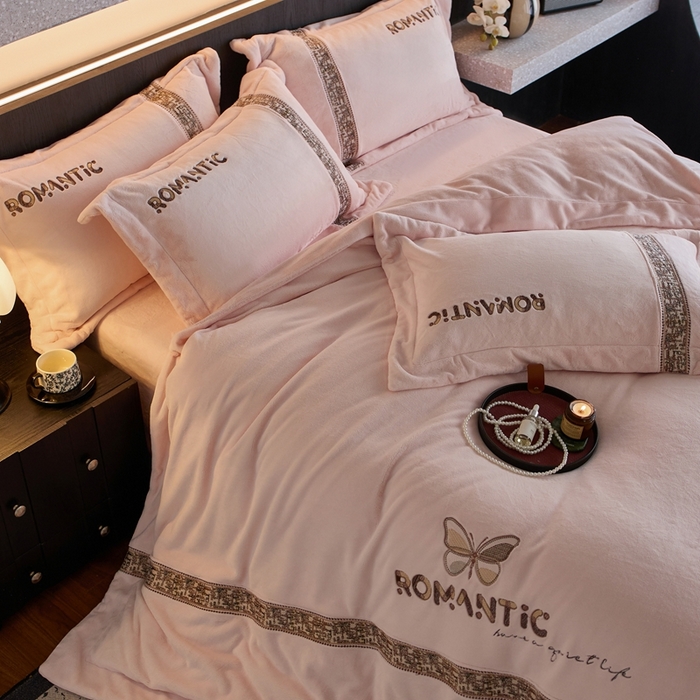 91家纺网 家纺一手货源 找家纺 瑞雪家居 2025新款270克全消光牛奶绒系列四件套-克罗地亚 克罗地亚-梦想粉