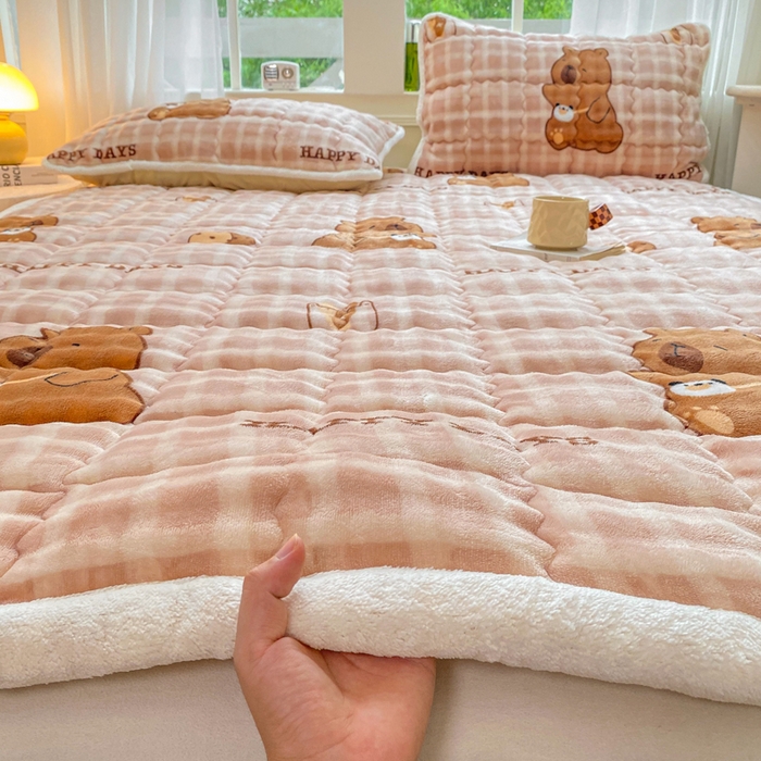 91家纺网 家纺一手货源 找家纺 （总）优品惠 2025新款兔毛绒泡泡牛奶绒床垫子夹棉床褥床盖床单加厚保暖