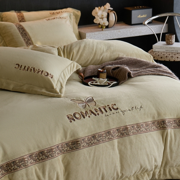 91家纺网 家纺一手货源 找家纺 瑞雪家居 2025新款270克全消光牛奶绒系列四件套-克罗地亚 克罗地亚-浅绿