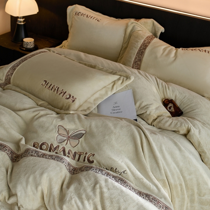 91家纺网 家纺一手货源 找家纺 瑞雪家居 2025新款270克全消光牛奶绒系列四件套-克罗地亚 克罗地亚-浅绿