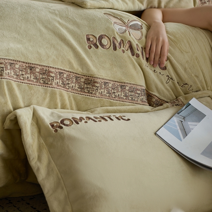 91家纺网 家纺一手货源 找家纺 瑞雪家居 2025新款270克全消光牛奶绒系列四件套-克罗地亚 克罗地亚-浅绿