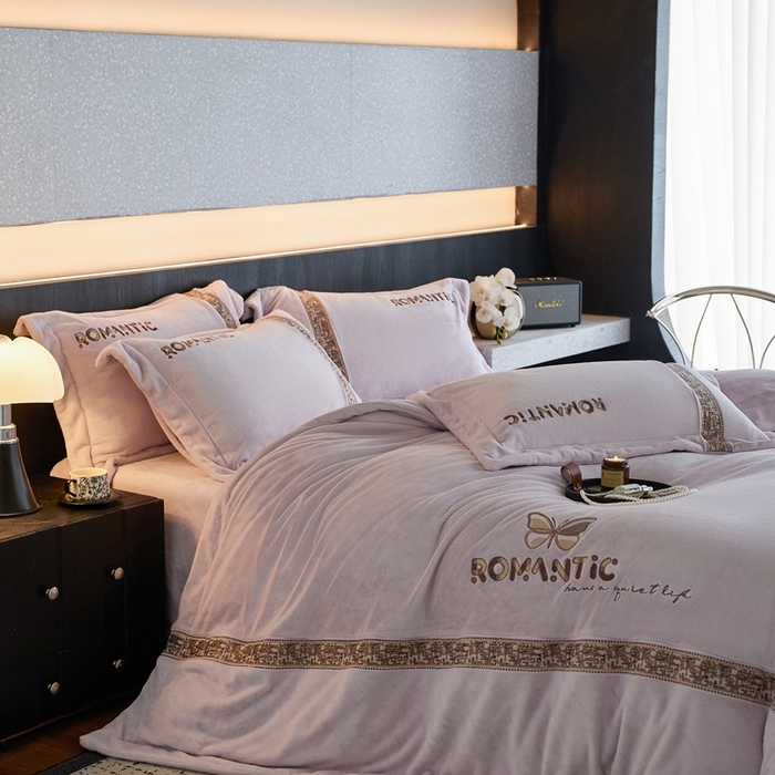 91家纺网 家纺一手货源 找家纺 瑞雪家居 2025新款270克全消光牛奶绒系列四件套-克罗地亚 克罗地亚-浅紫