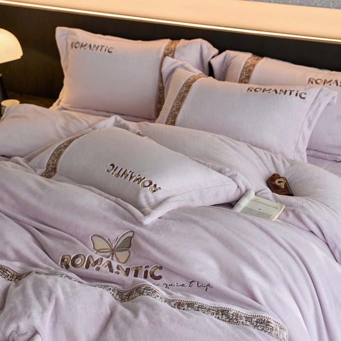 91家纺网 家纺一手货源 找家纺 瑞雪家居 2025新款270克全消光牛奶绒系列四件套-克罗地亚 克罗地亚-浅紫