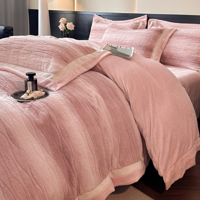 91家纺网 家纺一手货源 找家纺 （总）绘萱家居 2025新款亲肤舒适双拼边雕花兔毛绒四件套-爱丁堡