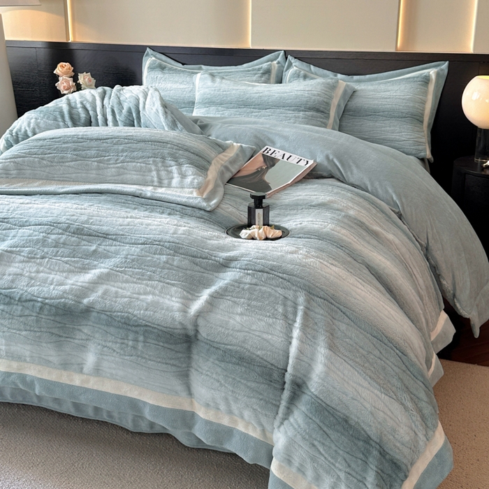 91家纺网 家纺一手货源 找家纺 绘萱家居 2025新款亲肤舒适双拼边雕花兔毛绒四件套-爱丁堡 爱丁堡-蓝