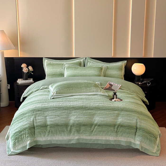 91家纺网 家纺一手货源 找家纺 绘萱家居 2025新款亲肤舒适双拼边雕花兔毛绒四件套-爱丁堡 爱丁堡-绿