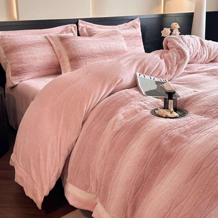 91家纺网 家纺一手货源 找家纺 （总）绘萱家居 2025新款亲肤舒适双拼边雕花兔毛绒四件套-爱丁堡