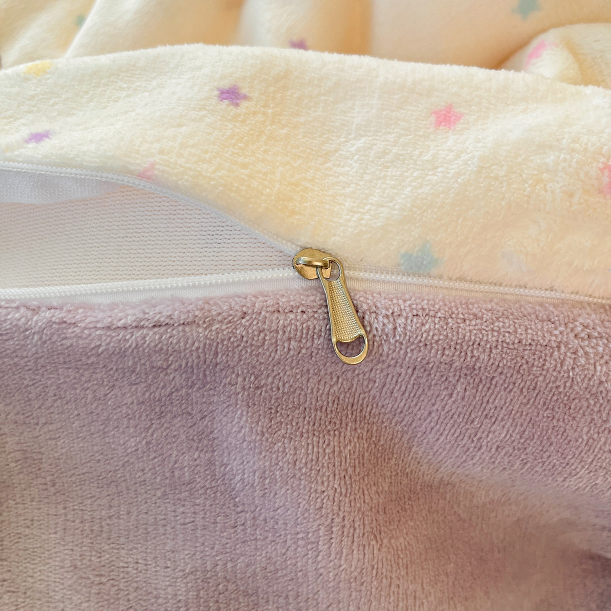 91家纺网 家纺一手货源 找家纺 优承佳生活馆 2025新款加厚亲肤保暖可爱清新系列牛奶绒四件套单被套系列（有买家秀） 百变女孩