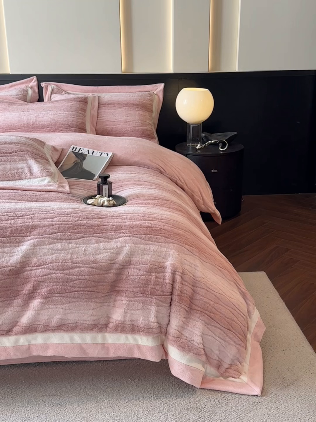 91家纺网 家纺一手货源 找家纺 （总）绘萱家居 2025新款亲肤舒适双拼边雕花兔毛绒四件套-爱丁堡