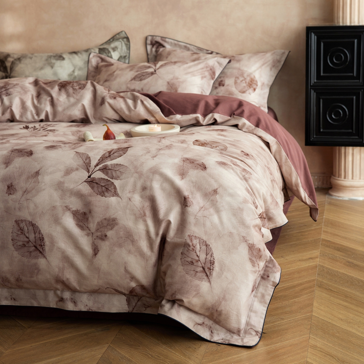 91家纺网 家纺一手货源 找家纺 简纯主义 2025新款全棉磨毛一叶知秋系列四件套（控价：239/299/319） 一叶知秋-红