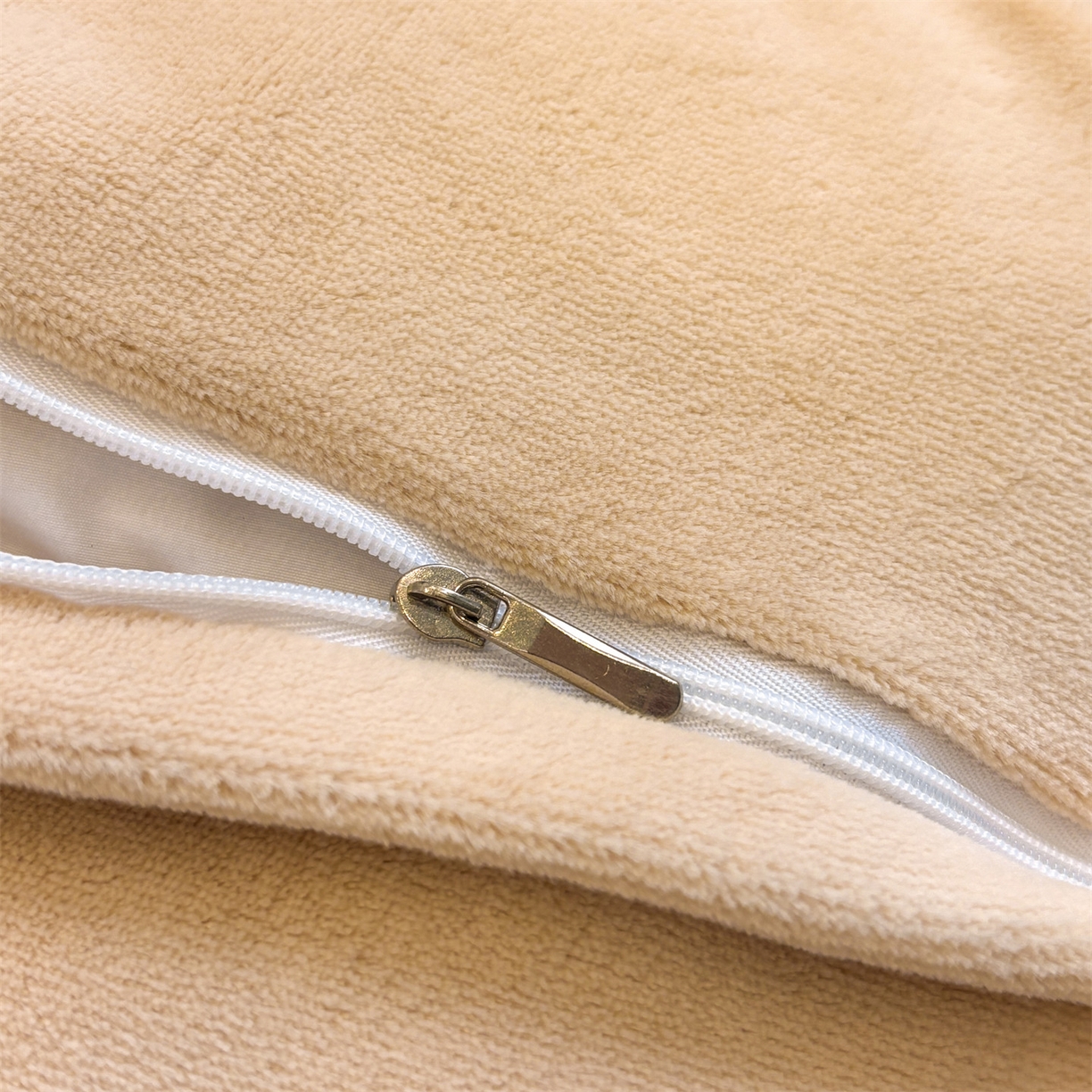 91家纺网 家纺一手货源 找家纺 笙意家纺 2025新款A类加厚牛奶绒轻奢宽边四件套-威登 威登-宾利蓝+香槟