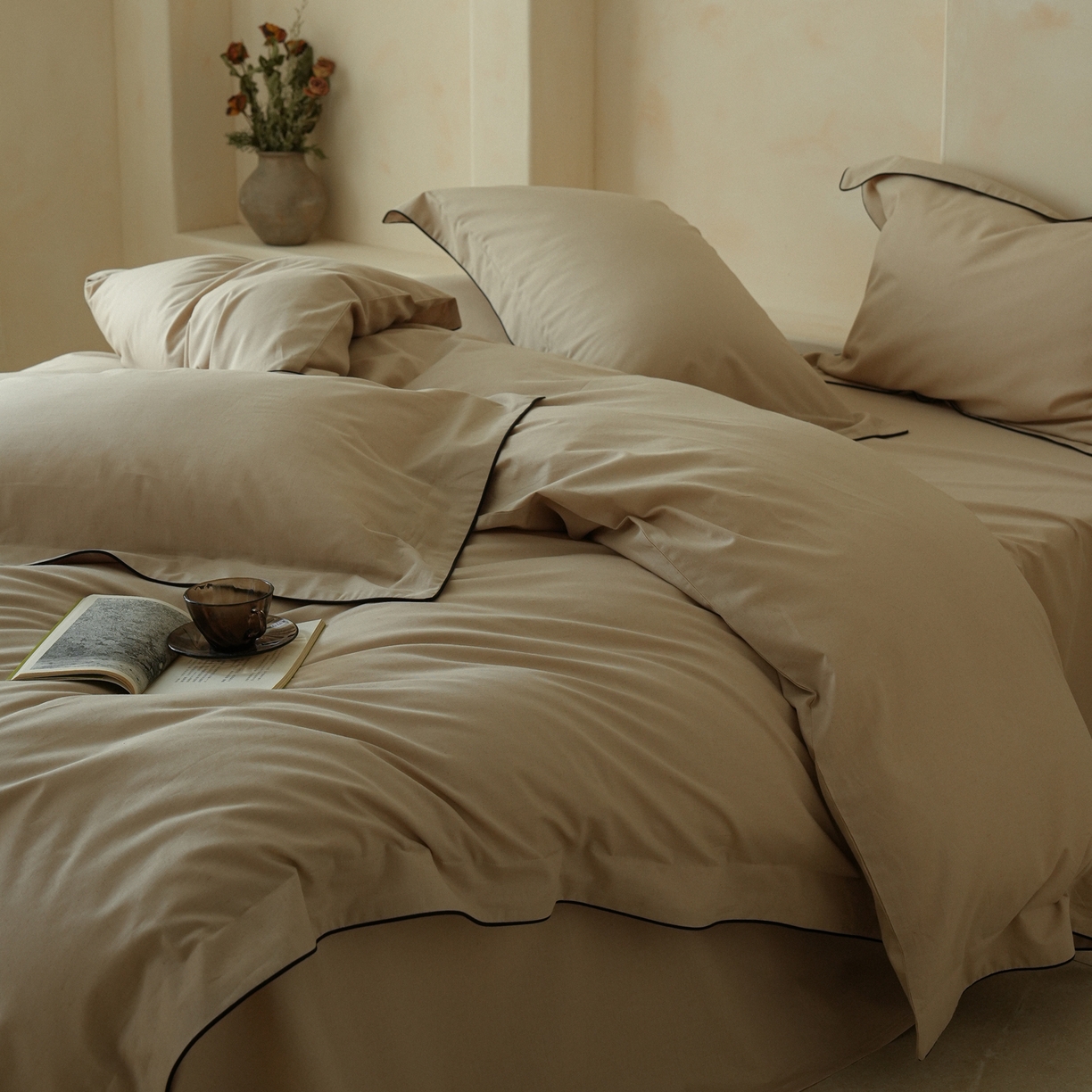 91家纺网 家纺一手货源 找家纺 简纯主义 2025新款棉麻素织雅韵系列四件套 琥珀杏