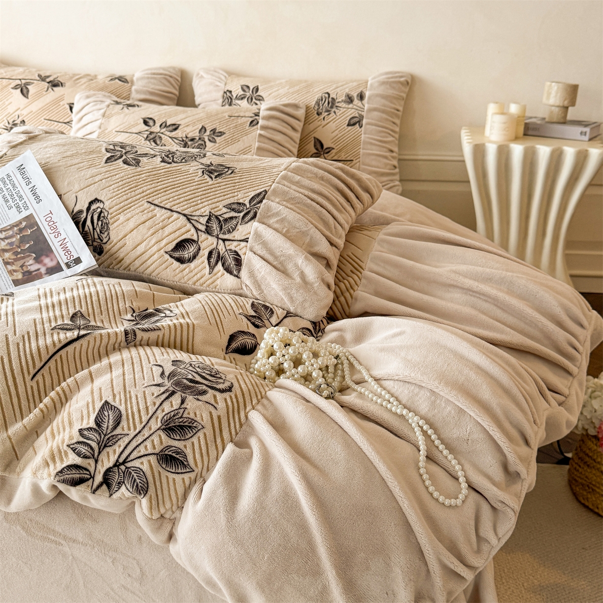 91家纺网 家纺一手货源 找家纺 （总）奥裕家纺 2025新款法式美拉德雕花绒四件套