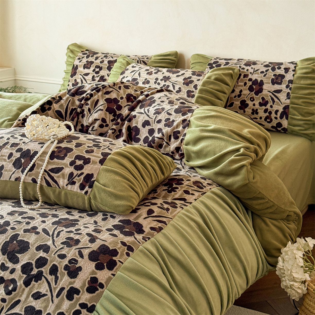 91家纺网 家纺一手货源 找家纺 （总）奥裕家纺 2025新款法式美拉德雕花绒四件套