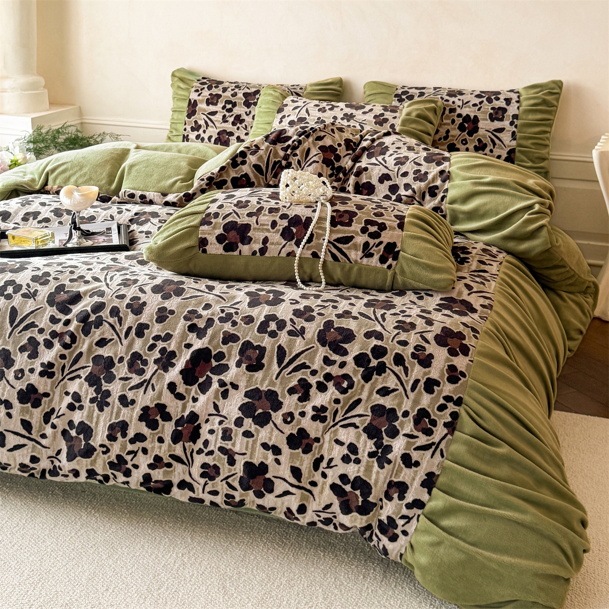 91家纺网 家纺一手货源 找家纺 （总）奥裕家纺 2025新款法式美拉德雕花绒四件套