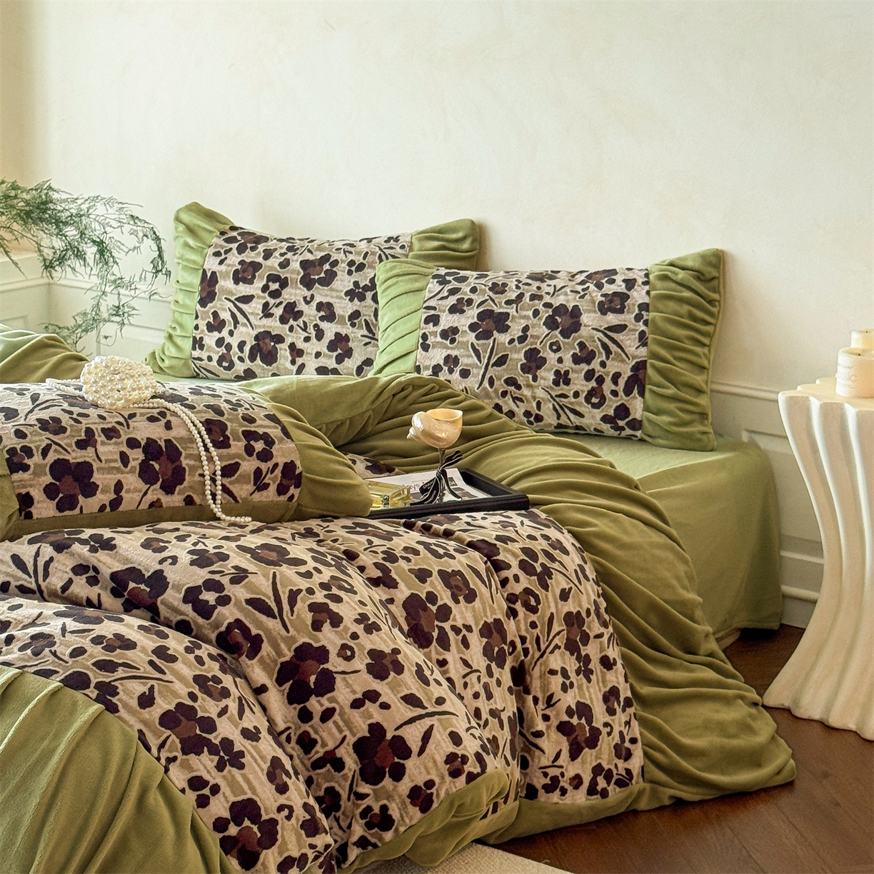 91家纺网 家纺一手货源 找家纺 （总）奥裕家纺 2025新款法式美拉德雕花绒四件套