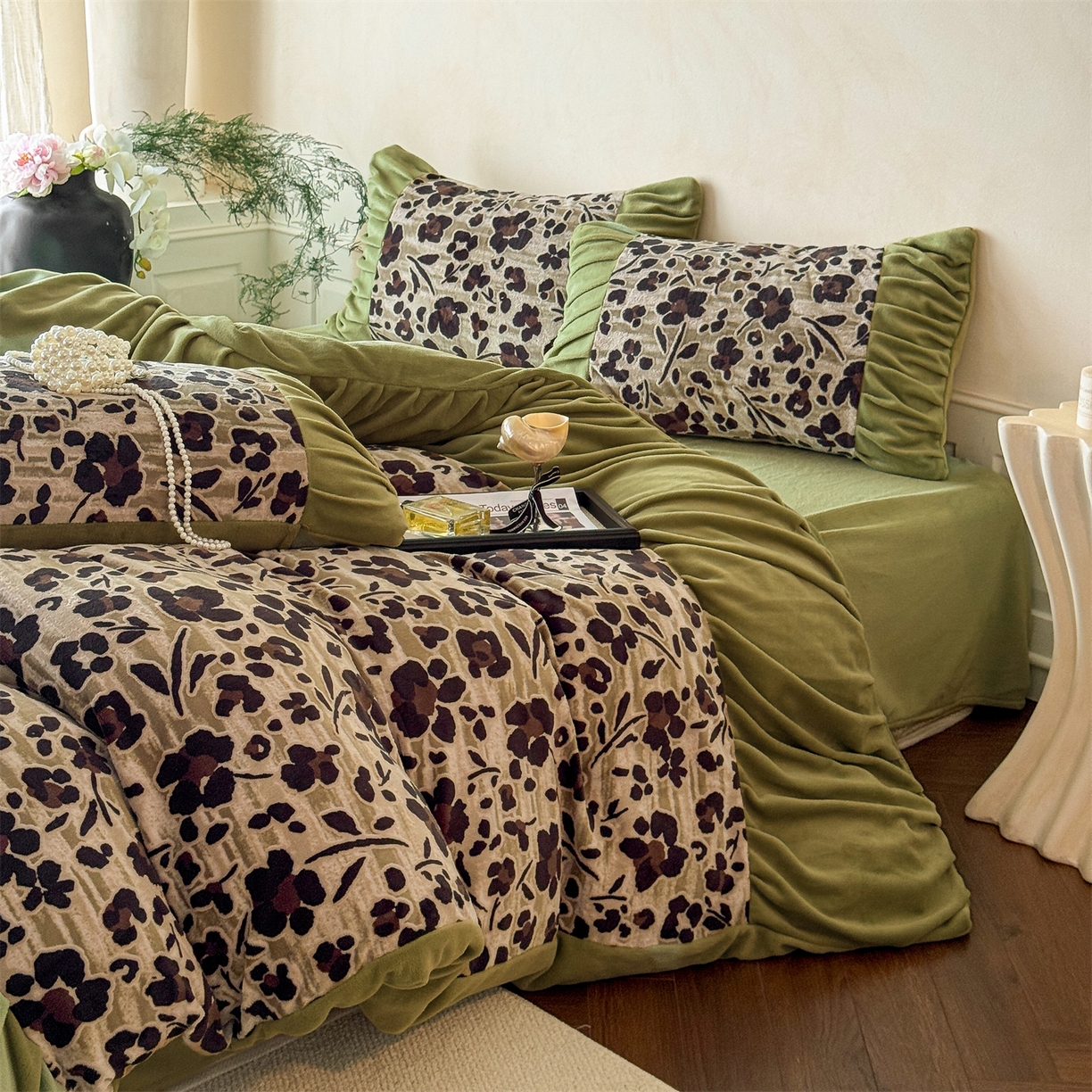 91家纺网 家纺一手货源 找家纺 （总）奥裕家纺 2025新款法式美拉德雕花绒四件套