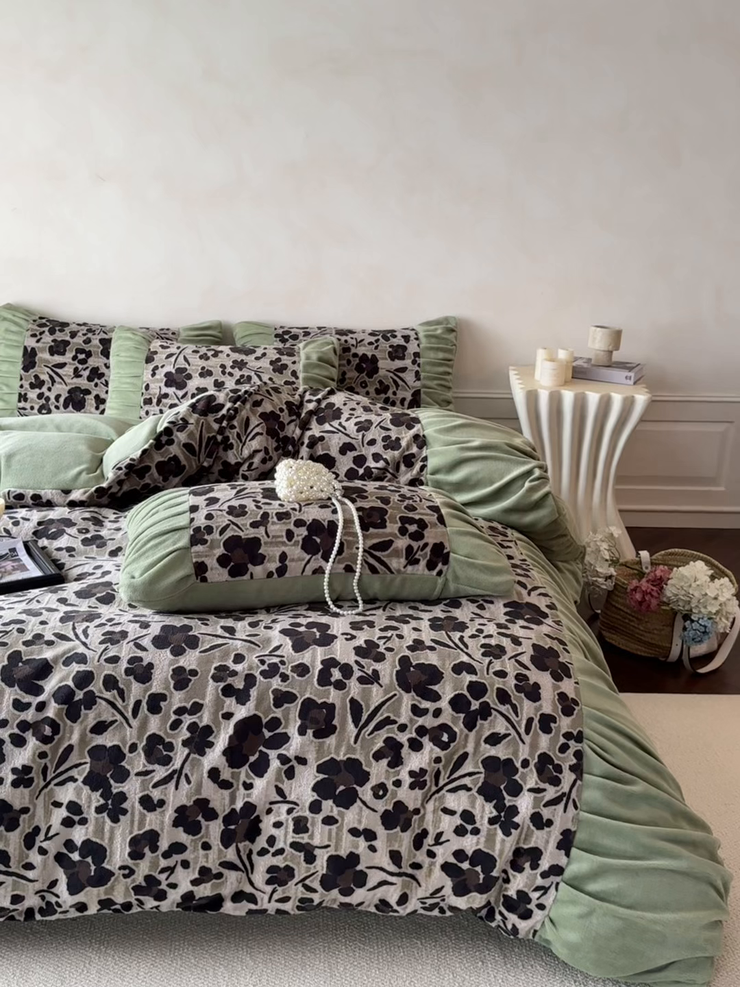 91家纺网 家纺一手货源 找家纺 （总）奥裕家纺 2025新款法式美拉德雕花绒四件套