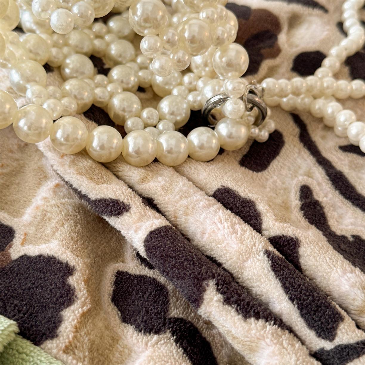 91家纺网 家纺一手货源 找家纺 （总）奥裕家纺 2025新款法式美拉德雕花绒四件套