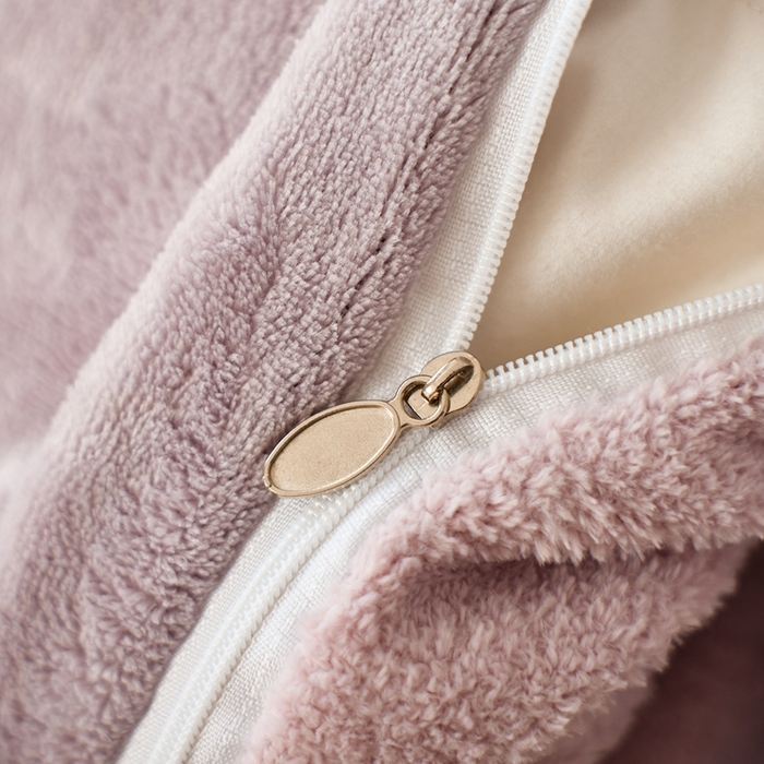 91家纺网 家纺一手货源 找家纺 瑞雪家居 2025新款全消光毛巾绣艾尼绒系列四件套-艾尼兔 艾尼兔-罗兰紫