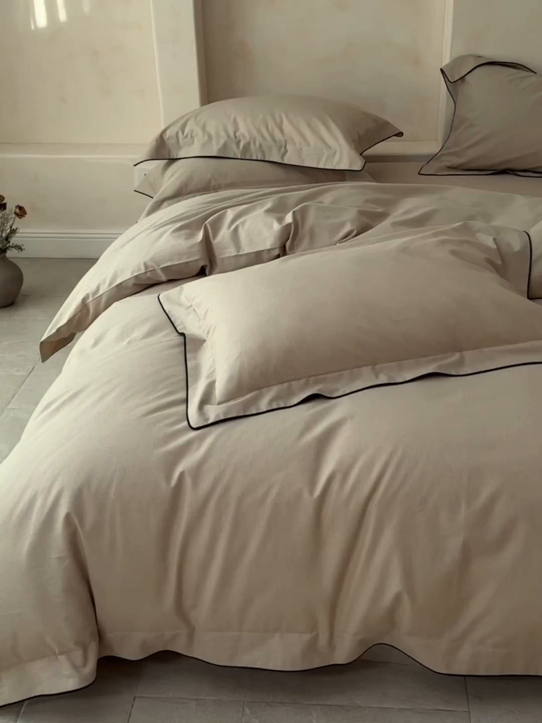 91家纺网 家纺一手货源 找家纺 简纯主义 2025新款棉麻素织雅韵系列四件套 琥珀杏