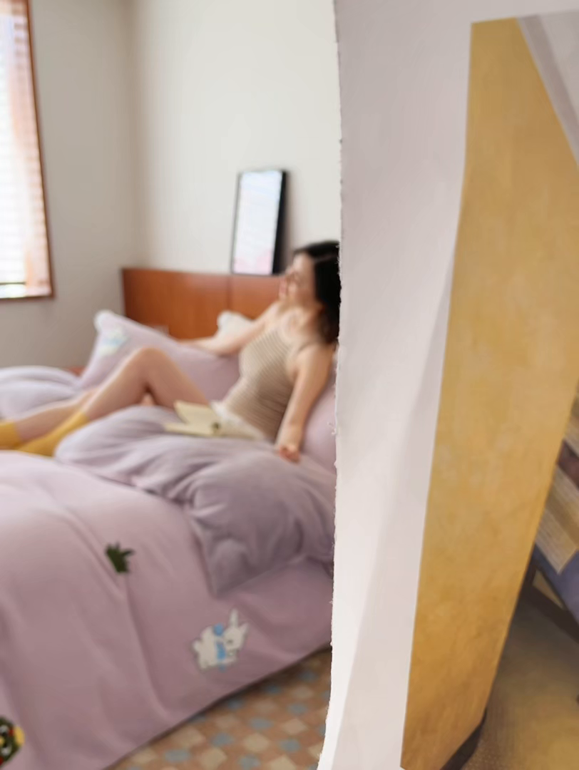 91家纺网 家纺一手货源 找家纺 瑞雪家居 2025新款全消光毛巾绣艾尼绒系列四件套-艾尼兔 艾尼兔-罗兰紫