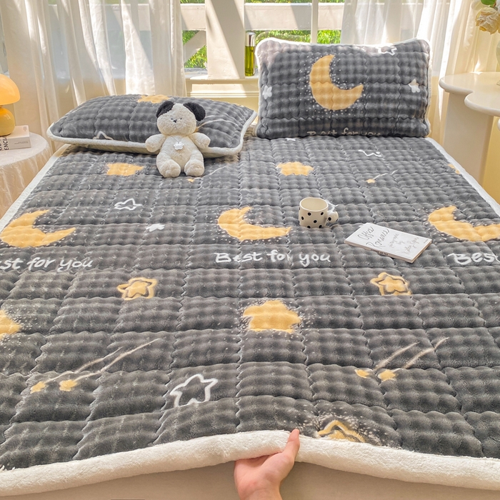 91家纺网 家纺一手货源 找家纺 （总）优品惠 2025新款兔毛绒泡泡牛奶绒床垫子夹棉床褥床盖床单加厚保暖