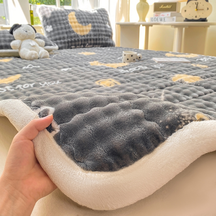 91家纺网 家纺一手货源 找家纺 （总）优品惠 2025新款兔毛绒泡泡牛奶绒床垫子夹棉床褥床盖床单加厚保暖