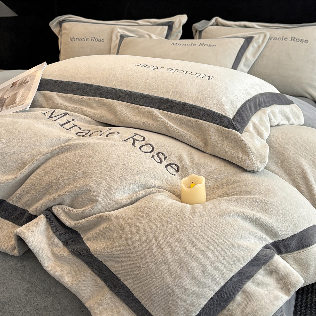 91家纺网 家纺一手货源 找家纺 笙意家纺 2025新款A类加厚牛奶绒轻奢宽边四件套-威登 威登-山灰+中灰