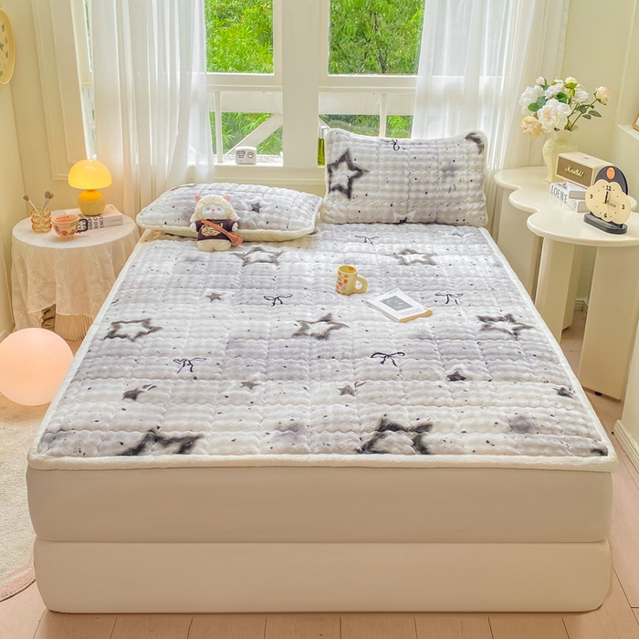 91家纺网 家纺一手货源 找家纺 优品惠 2025新款兔毛绒泡泡牛奶绒床垫子夹棉床褥床盖床单加厚保暖 波点星星