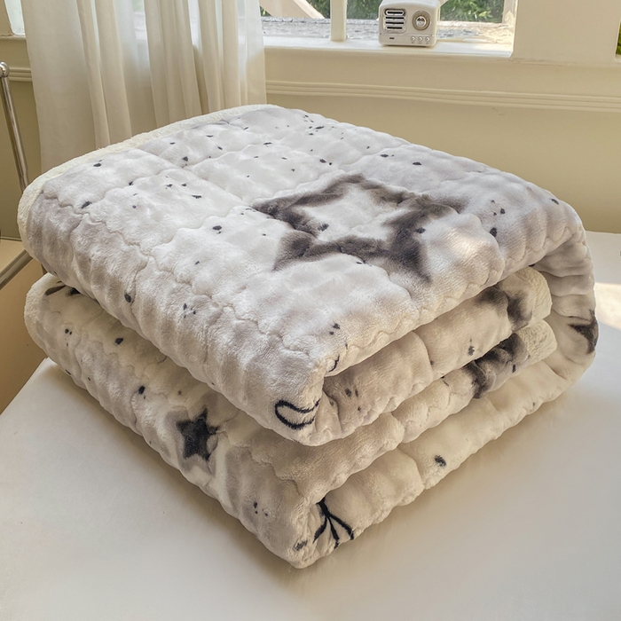 91家纺网 家纺一手货源 找家纺 优品惠 2025新款兔毛绒泡泡牛奶绒床垫子夹棉床褥床盖床单加厚保暖 波点星星