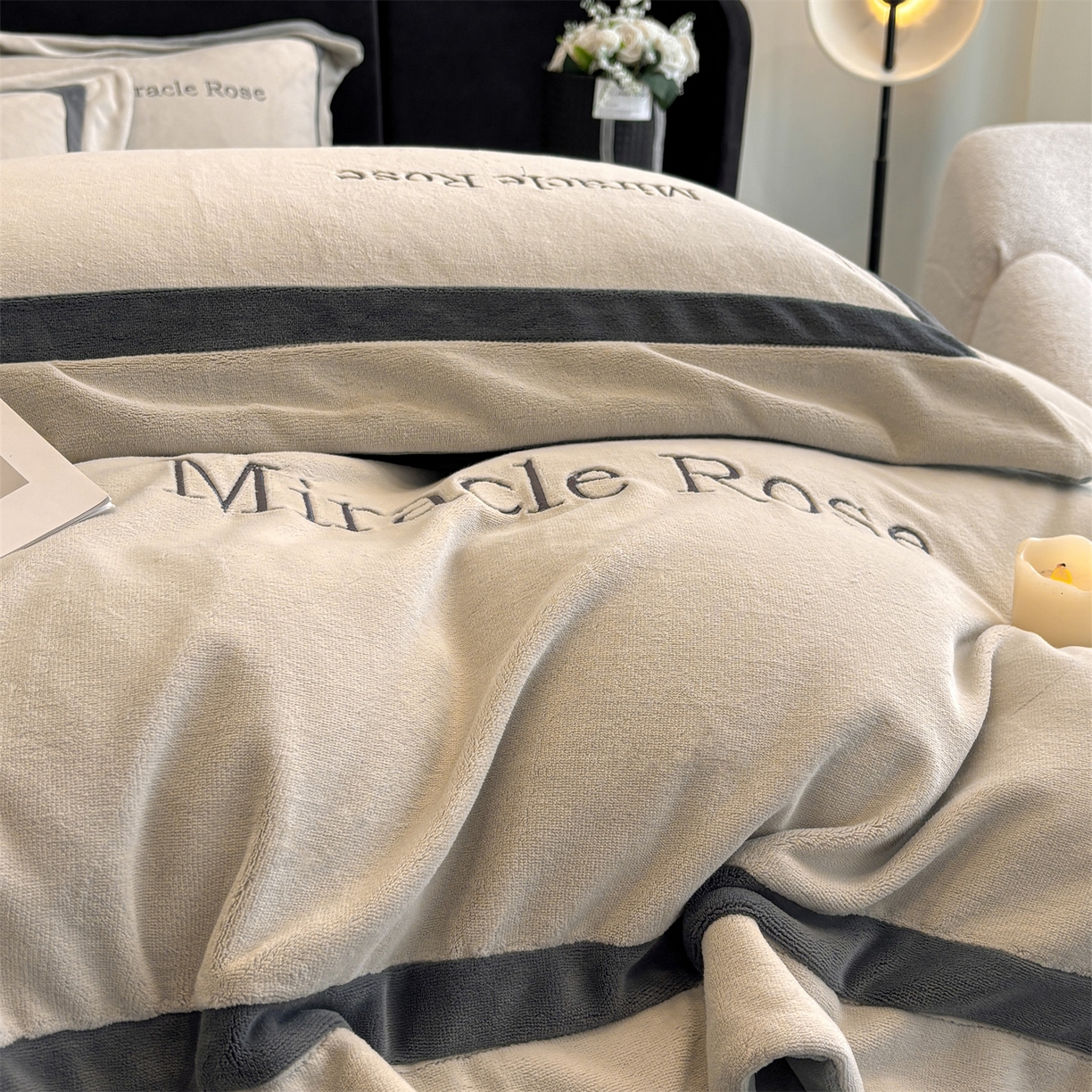 91家纺网 家纺一手货源 找家纺 笙意家纺 2025新款A类加厚牛奶绒轻奢宽边四件套-威登 威登-山灰+中灰