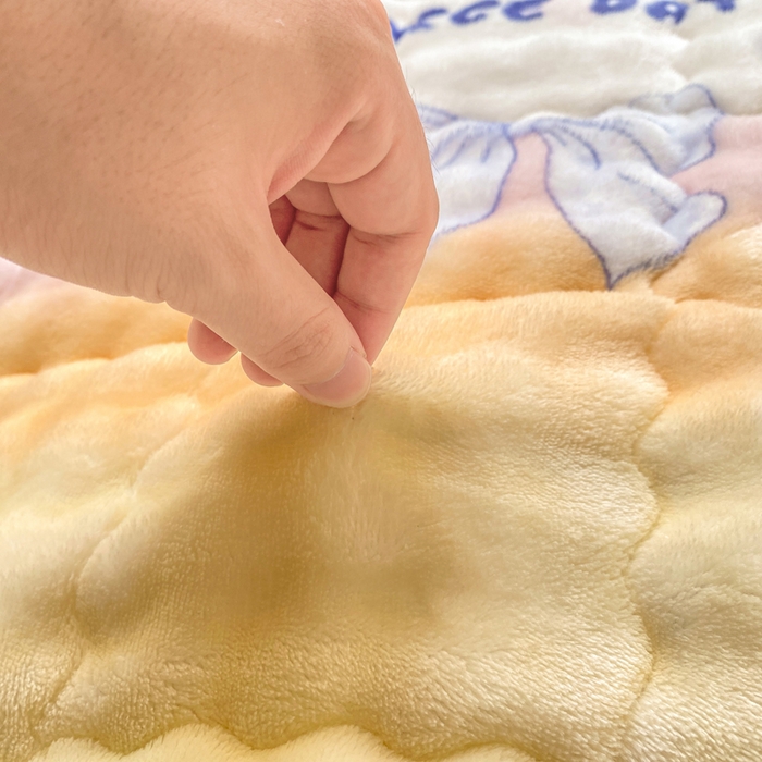 91家纺网 家纺一手货源 找家纺 优品惠 2025新款兔毛绒泡泡牛奶绒床垫子夹棉床褥床盖床单加厚保暖 彩虹心情