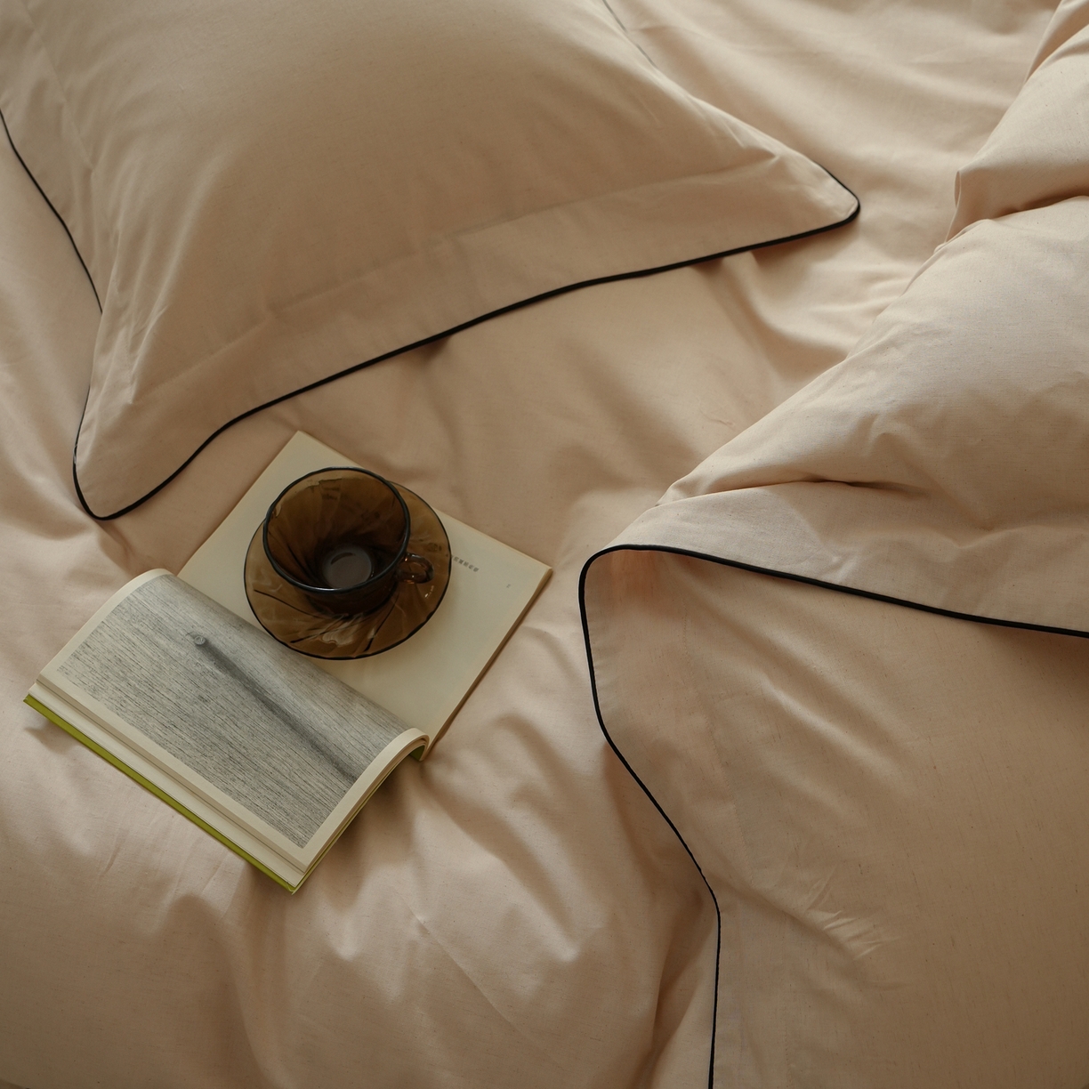 91家纺网 家纺一手货源 找家纺 简纯主义 2025新款棉麻素织雅韵系列四件套 青瓷粉