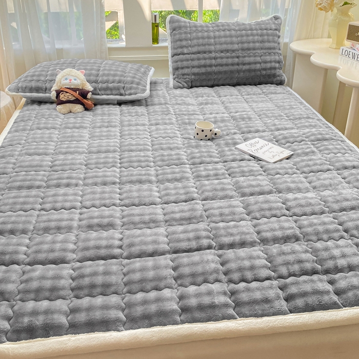 91家纺网 家纺一手货源 找家纺 优品惠 2025新款兔毛绒泡泡牛奶绒床垫子夹棉床褥床盖床单加厚保暖 高级灰