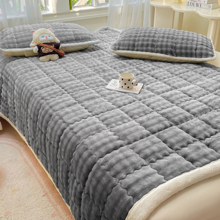 91家纺网 家纺一手货源 找家纺 优品惠 2025新款兔毛绒泡泡牛奶绒床垫子夹棉床褥床盖床单加厚保暖 高级灰