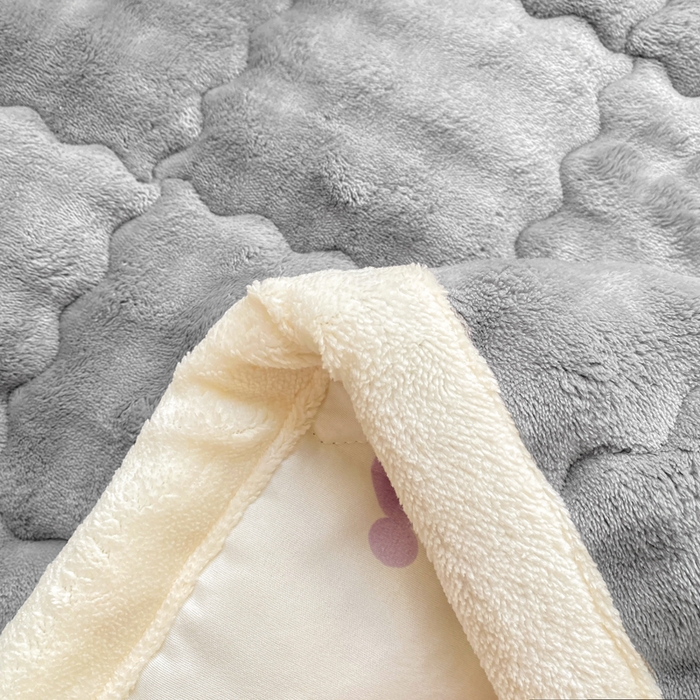 91家纺网 家纺一手货源 找家纺 优品惠 2025新款兔毛绒泡泡牛奶绒床垫子夹棉床褥床盖床单加厚保暖 高级灰