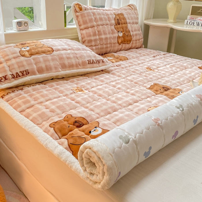 91家纺网 家纺一手货源 找家纺 优品惠 2025新款兔毛绒泡泡牛奶绒床垫子夹棉床褥床盖床单加厚保暖 卡皮巴拉