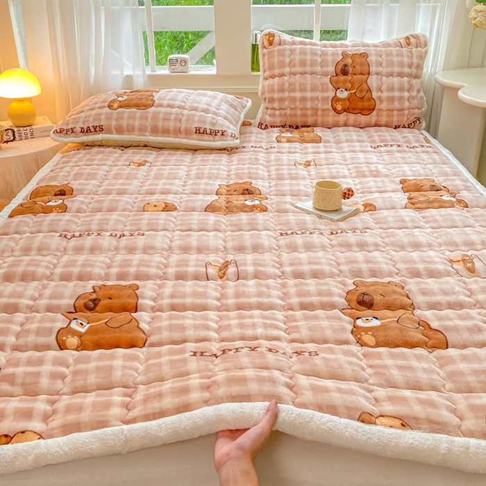 91家纺网 家纺一手货源 找家纺 优品惠 2025新款兔毛绒泡泡牛奶绒床垫子夹棉床褥床盖床单加厚保暖 卡皮巴拉