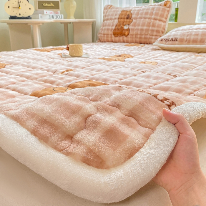91家纺网 家纺一手货源 找家纺 优品惠 2025新款兔毛绒泡泡牛奶绒床垫子夹棉床褥床盖床单加厚保暖 卡皮巴拉