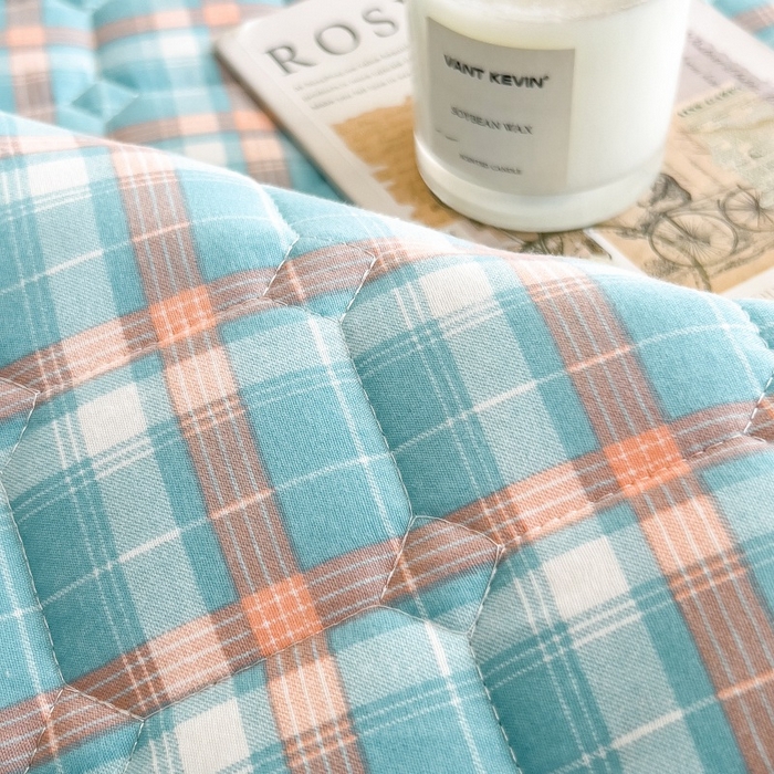 91家纺网 家纺一手货源 找家纺 蕾诺家纺 2025新款色织水洗棉棉花夹棉床笠保护套 青春浅蓝