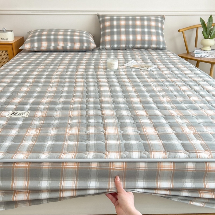 91家纺网 家纺一手货源 找家纺 蕾诺家纺 2025新款色织水洗棉棉花夹棉床笠保护套 三分灰格