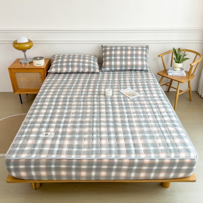 91家纺网 家纺一手货源 找家纺 蕾诺家纺 2025新款色织水洗棉棉花夹棉床笠保护套 三分灰格