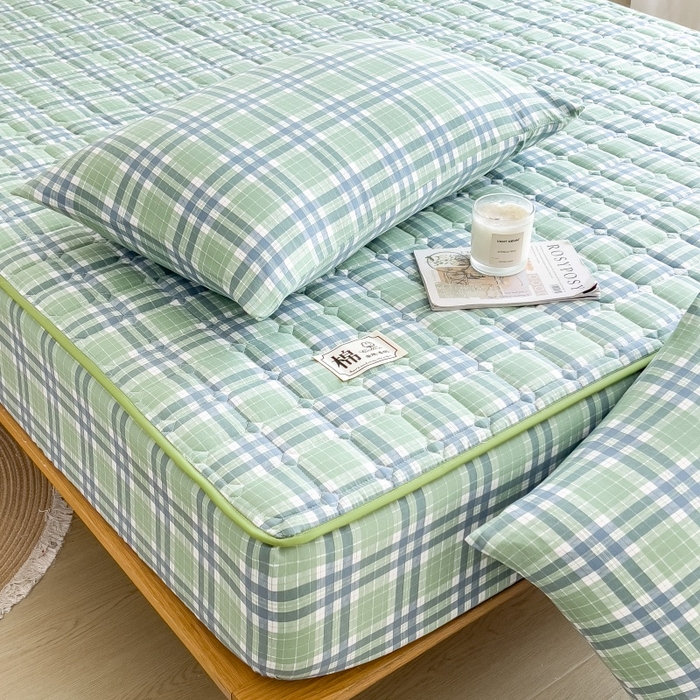 91家纺网 家纺一手货源 找家纺 蕾诺家纺 2025新款色织水洗棉棉花夹棉床笠保护套 时光绿